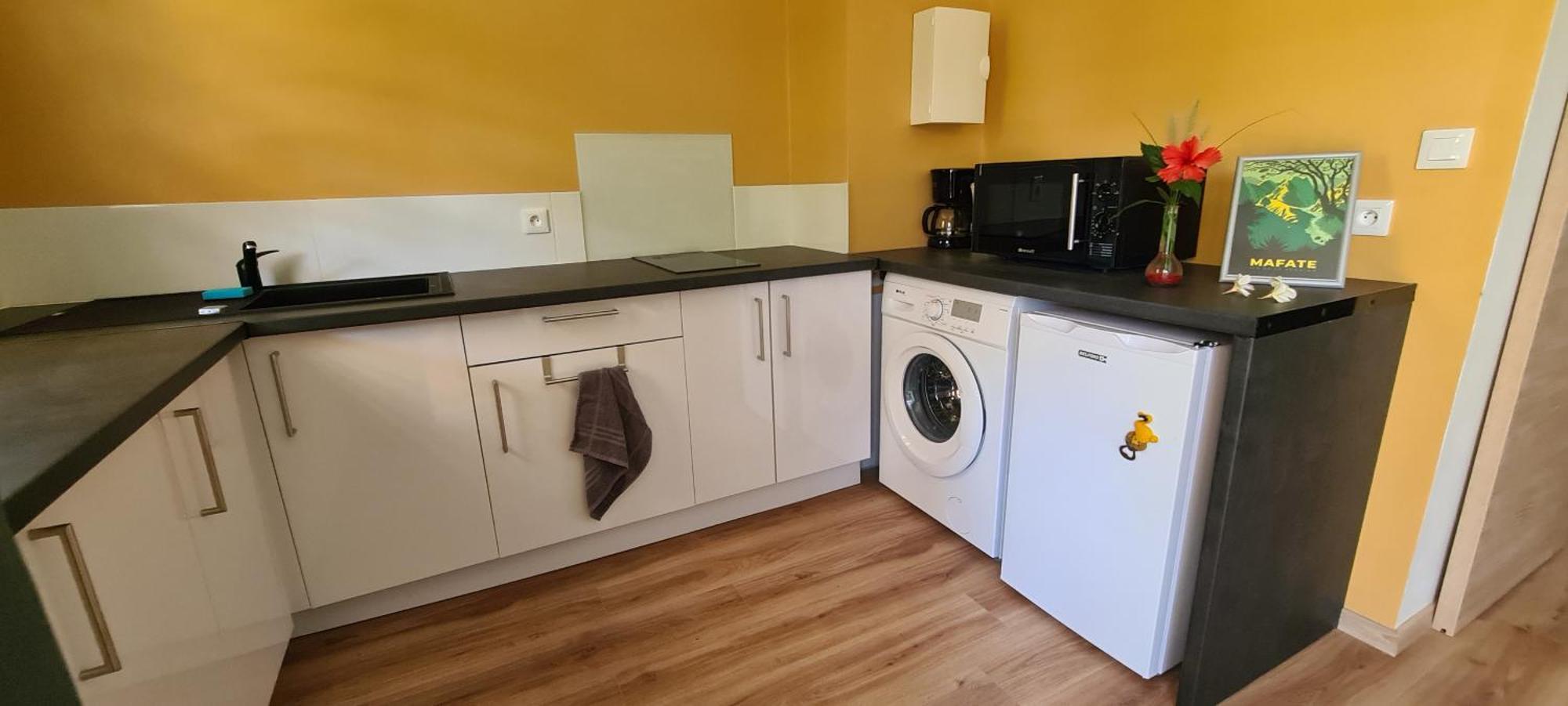 Coquet Appartement A 50 M Du Lagon L'Etang-Sale Ngoại thất bức ảnh