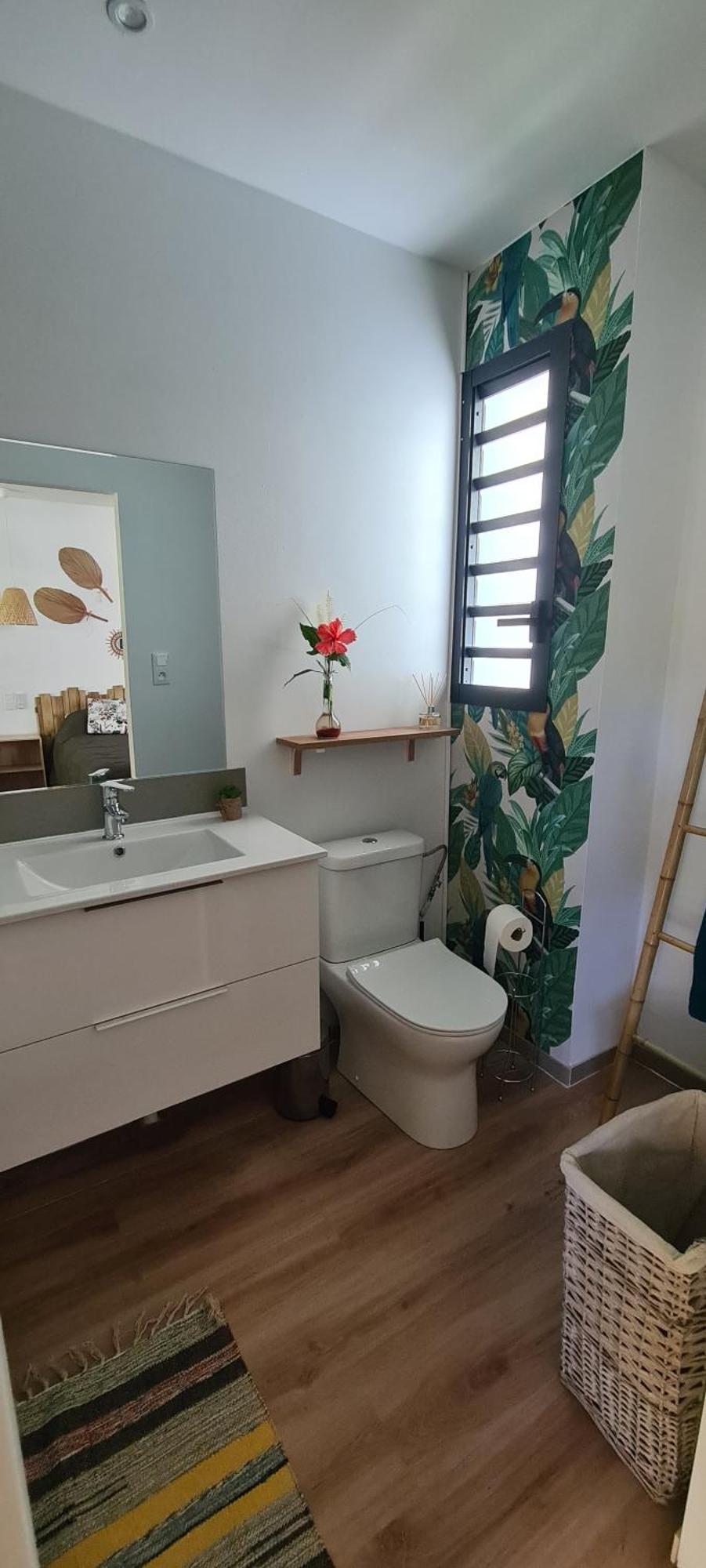Coquet Appartement A 50 M Du Lagon L'Etang-Sale Ngoại thất bức ảnh