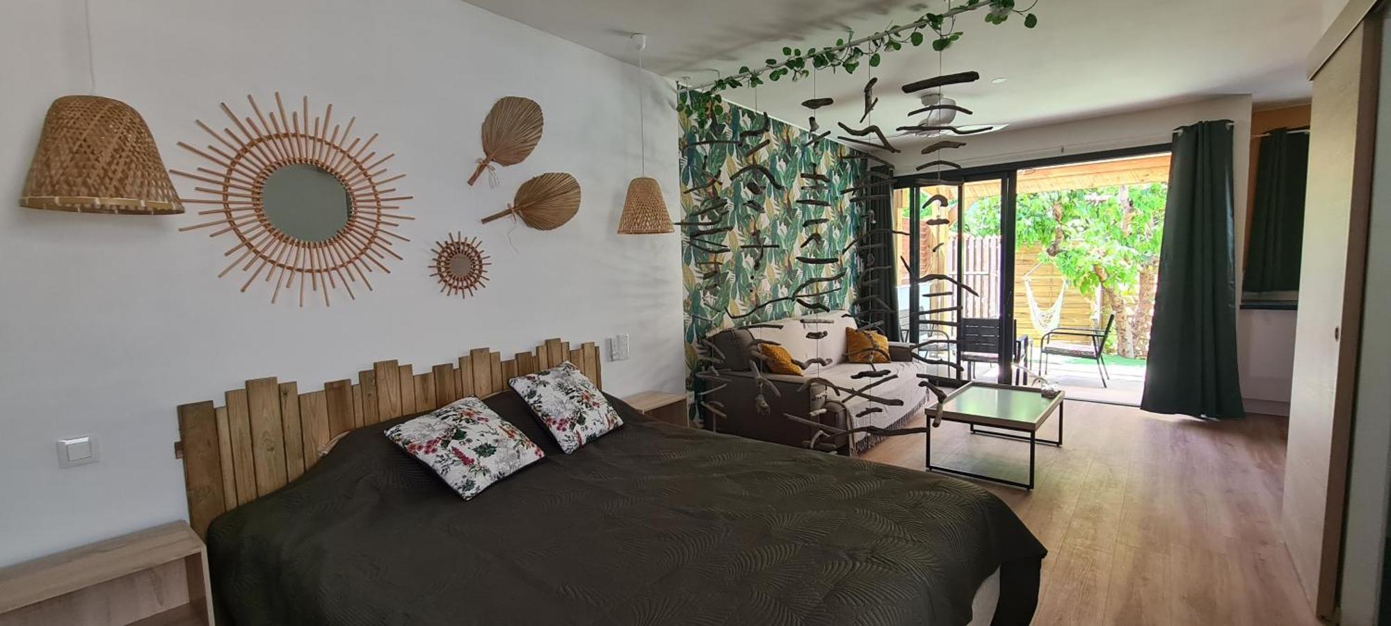 Coquet Appartement A 50 M Du Lagon L'Etang-Sale Ngoại thất bức ảnh